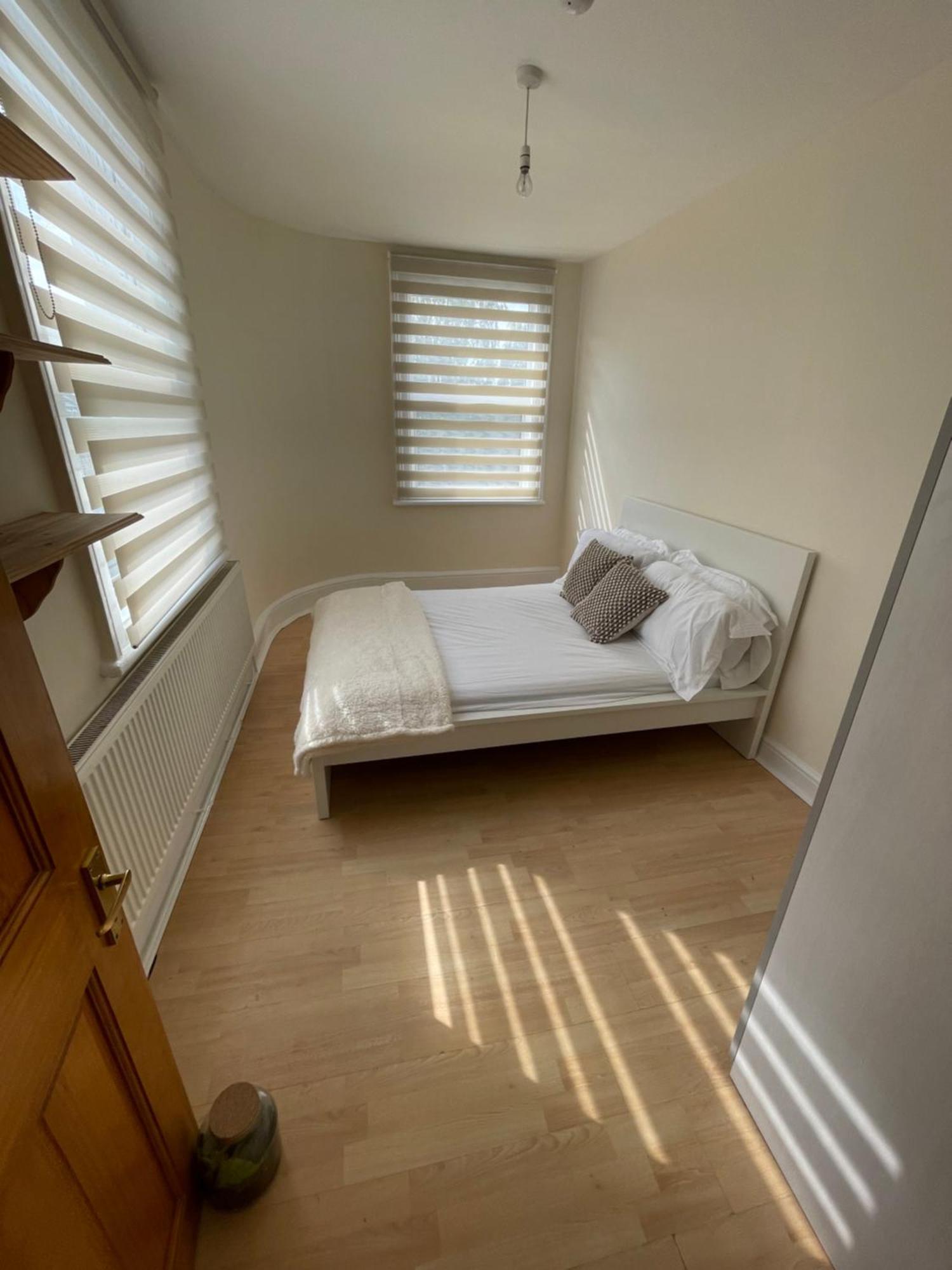 Entire 3 Bedroom Home - Minutes To Emirates Stadium! Лондон Экстерьер фото